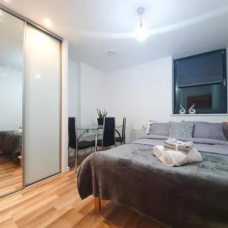 Livestay-Modern 3 Bed Apt On 8Th Floor With Amazing Views